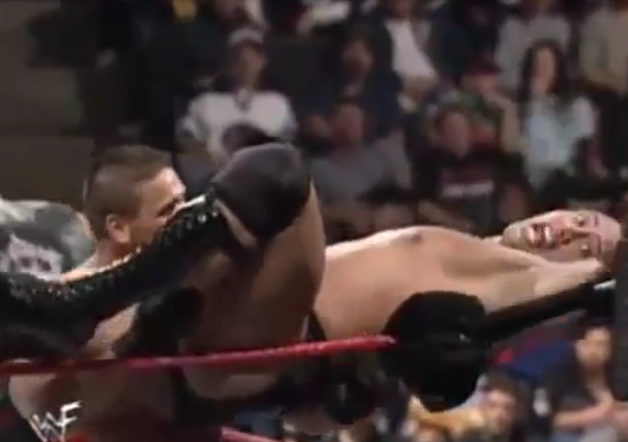 rwfan11:  ….I think the Rock is about to get his boulder checked by Shamrock!