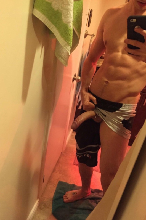 See more nude men showing their cocks and bodies over at Gay Cam Studs