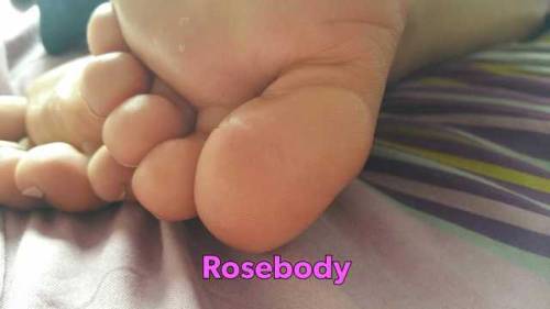 rosebody: Smelly gymfeet