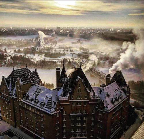 evilbuildingsblog:Hotel Macdonald in Edmonton, Alberta.