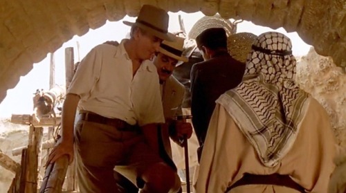 Poirot leaning on Hastings to descend tricky steps is ❤.