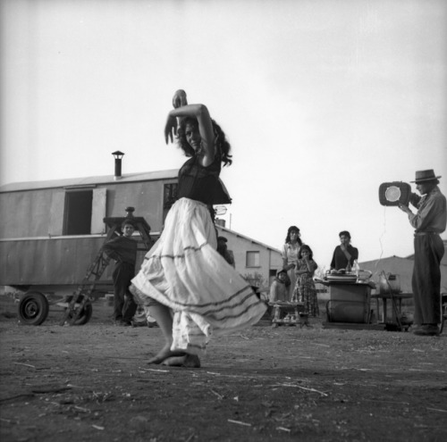 Marcelle Vallet (1907-2000)Zorka Kostich dansant pied nu
