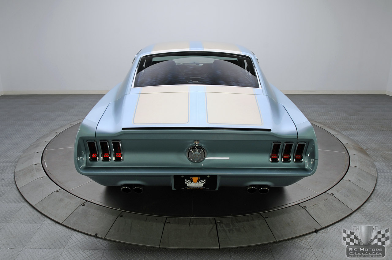 ford-mustang-generation:  Damn she’s a beaut!