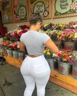 curvywhitejeans:  sexy