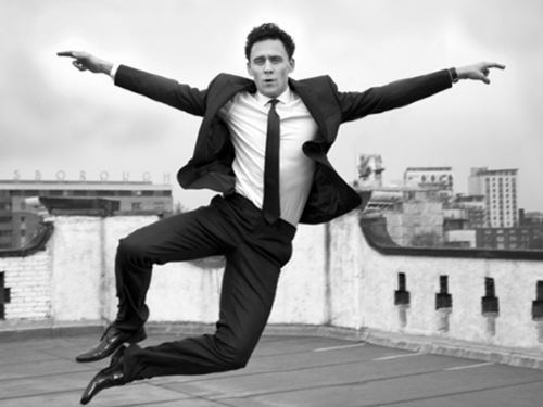 xitcantrainallthetimex:  Tom Hiddleston Black and White 2/2 