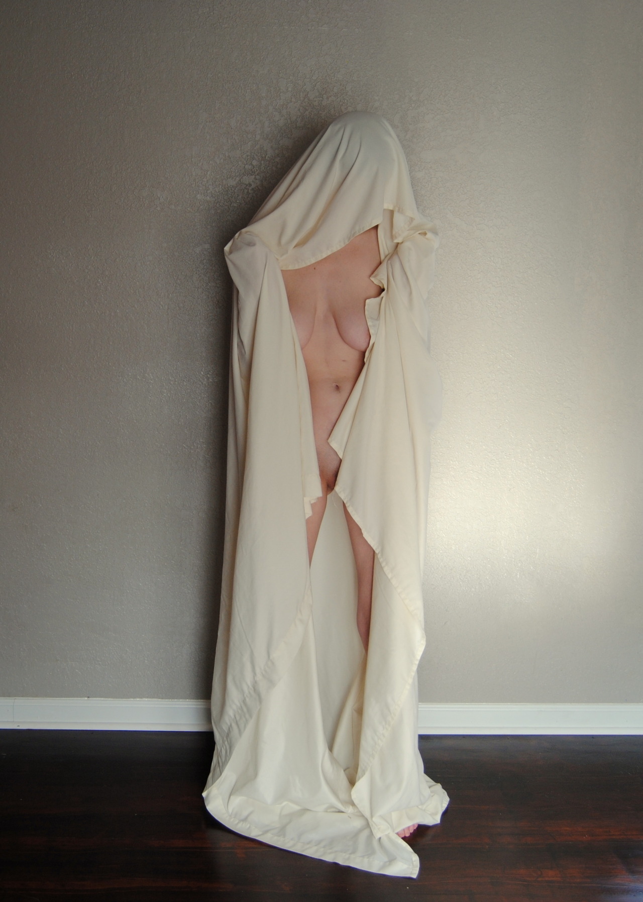 thewillowrae: ~willow attempting to be an angel that scares shepherds~ Merry Fukin