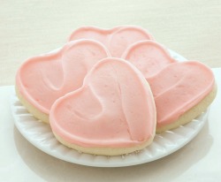 misterfawn:frosted pink sugar cookies