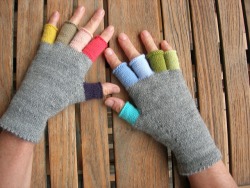 niftyncrafty:  Cute Multi Coloured Fingerless Gloves | Ravelry