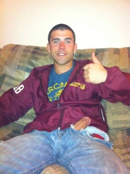rabweho:Follow me and get hardhttp://www.rabweho.tumblr.com