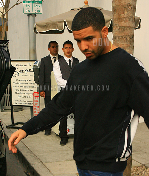 thataubrihreign:Drake yesterday in Beverly Hills, CA.