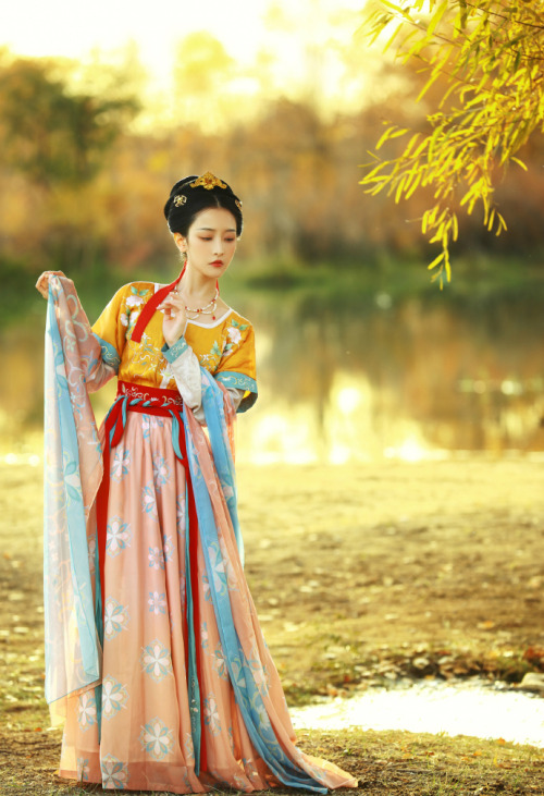 hanfugallery: chinese hanfu by 夏弃疾