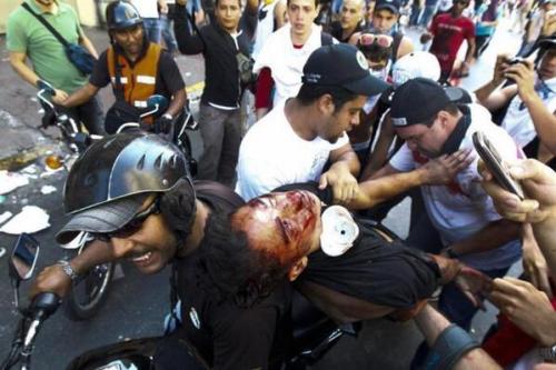 riotsandrhymes:  Do you Know what is happening in Venezuela? This is what is happening. This is what has been happening during a week. The students have been protesting in a pacific way against the repressive and tyrant government that we have since 1999