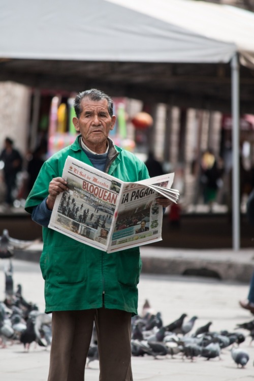 &ldquo;BLOQUEAN NORMALISTAS SALIDA A PÁTZCUARO&rdquo;