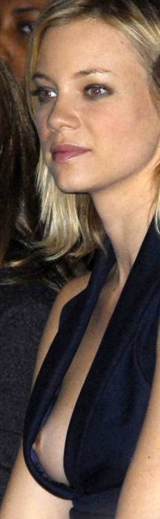 boobs-addict:  Amy Smart #Sideboob !!  Feel free to submit pictures and videos (Amateur 18+ Only) :- Submit : Click here- Mail : boobies.addict@gmail.com- SnapChat : boobs.addict- BBMme : boobies.addict@gmail.com- KiK me : BoobsAddict