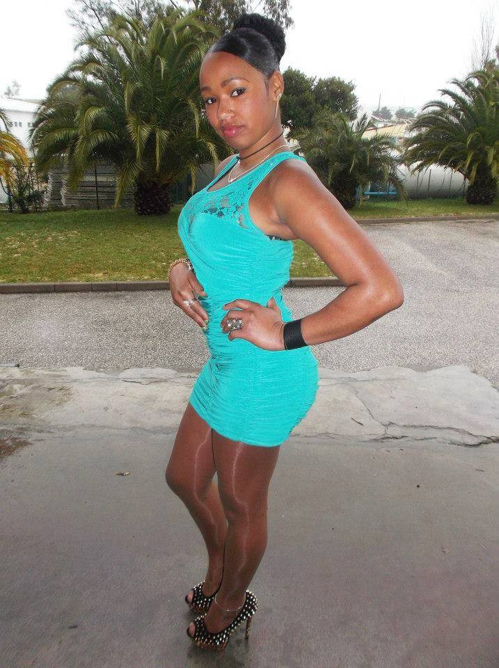 pantyhosefetishpics:  Pantyhose -N- Nylons  Please Feel Free To Stop By &amp;