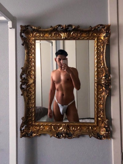 digitalhunk:mirror mirror  adult photos