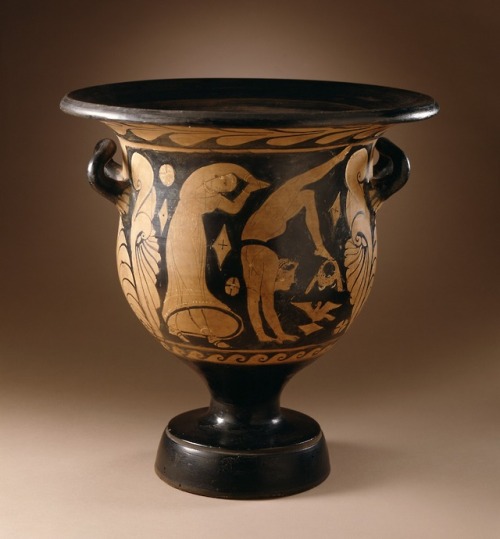 Two female acrobats.  Side A of a Campanian red-figure bell-krater, attr. to an artist of the Rhombo