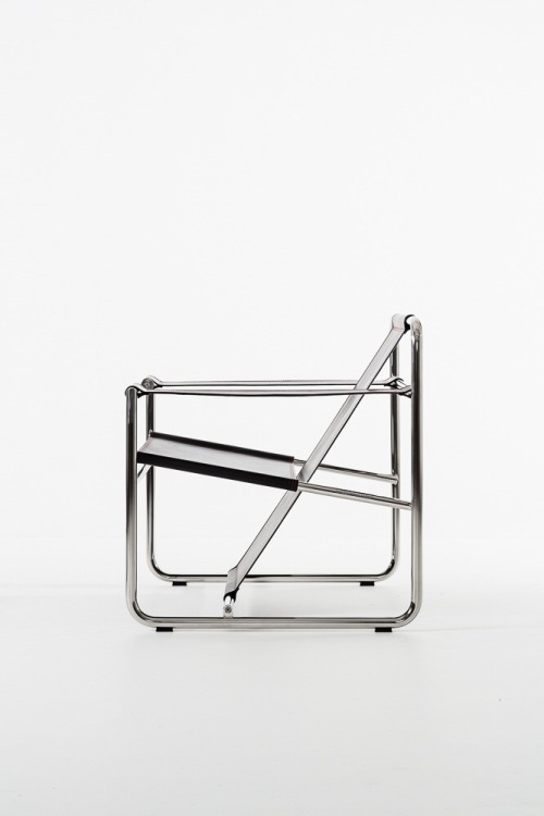 themotifeye: “Graphic Chair” by Eero Aarnio