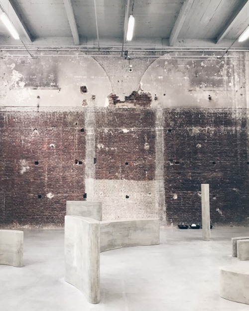 shoplifters-co: Pedro Barateiro at Palais de Tokyo