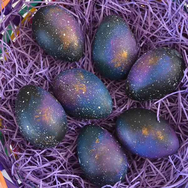 art-tension:   How To Make Galaxy  Easter Egg      Facebook        Happy Easter,