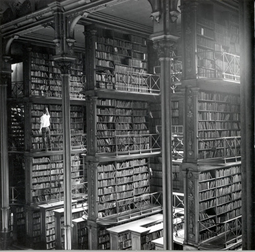 archatlas:Cincinnati’s Old Main Public Library Before It Was Demolished in 1955Built in 1874 on the 