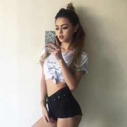 lilydesu:  Me tryna look like Ariana grande