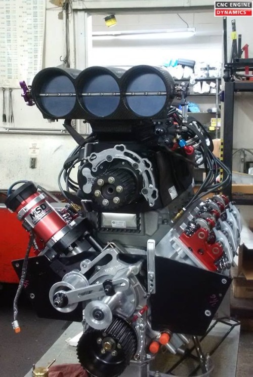 cncenginedynamics:  Wrapping up another build : 521 Hemi  with a 14-71 Kobelco screw drive