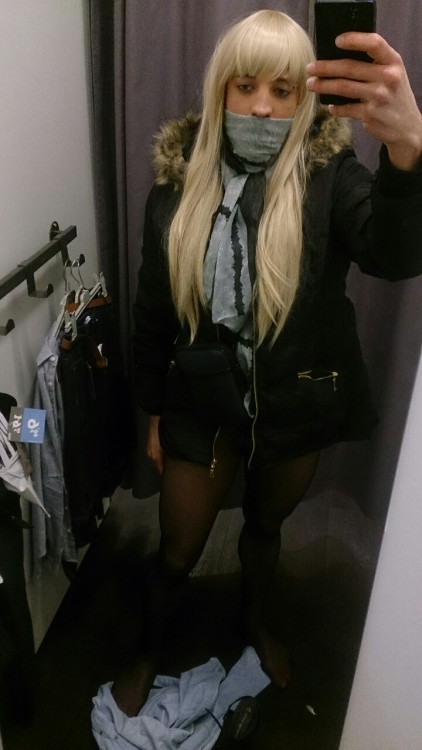 fannylon: Shopping in pantyhose