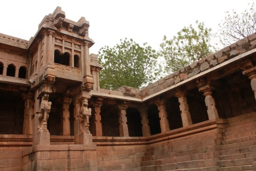 Venkatapati Baavi Kanakagiri, a ancient stepwell, Karnataka