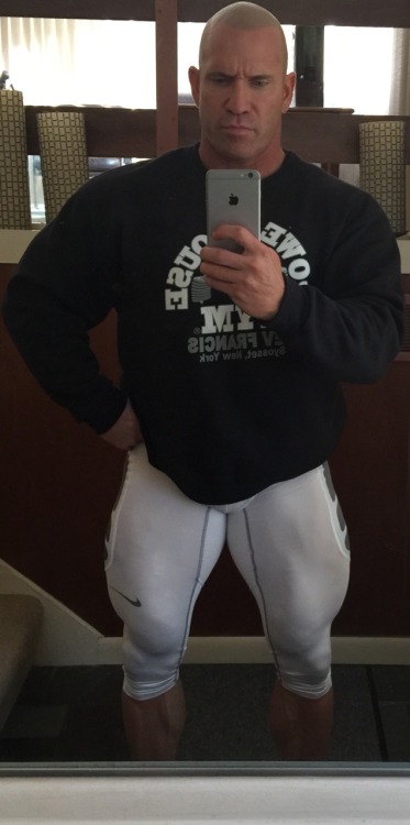 muscle1976:  Nike pro combat ¾ tights