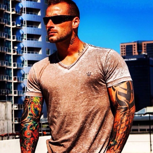nocityguy:  Urban Living - Rural Attitude… Cowboys, Blue Collar, Cornfed Farm Boys and More. Be Sure to Follow Me at: http://nocityguy.tumblr.com    Rough beauty.