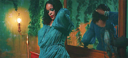 hennyproud: I don’t know if you can take itKnow you wanna see me nakey, nakey, nakedI wanna be your 