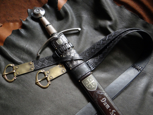 A recently completed scabbard commission for the Albion Kingmaker.