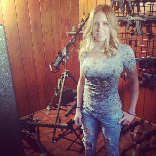 XXX girlandguns: photo