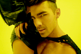 jonasgalaxy:  DNCE - Body Moves