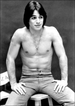 buzz-o-graph:Tony Danza very young &amp; a little bit older