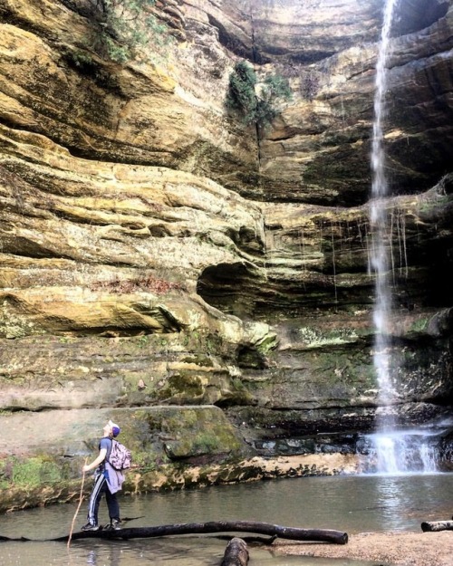 Explorer at Wildcat Canyon #wildcatcanyon #forestpreserve #StarvedRock #naturewalk #waterfall #satur