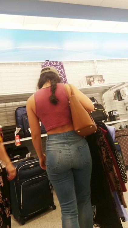 Another sexy latina teen in jeans (part 1)