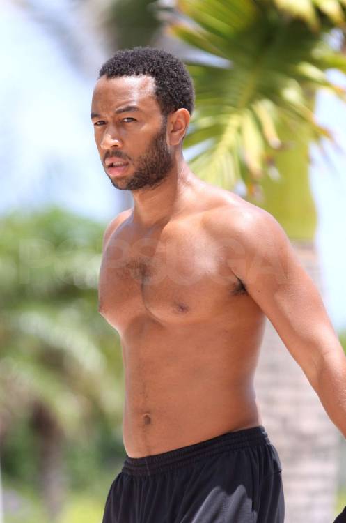 sizzurpor:  morphious45:  John Legend   John Legend got cakes for days