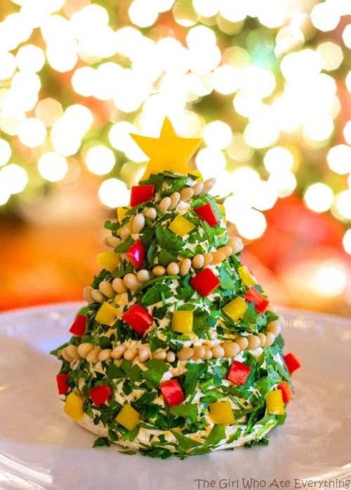 foodffs:  Christmas Cheese Tree Follow for recipes Get your FoodFfs stuff here