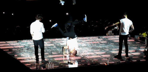 stylinz:  Louis and Liam handstand 
