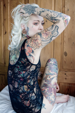 sexyinkedchicks:http://bloggingdrunk.com/sexytattoos