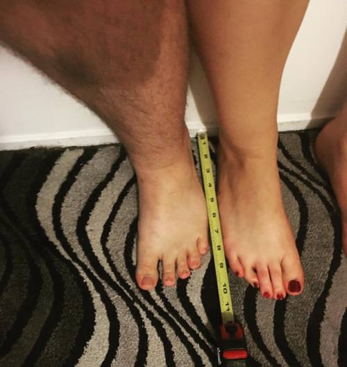 Just some small feet I&rsquo;m a fan of next to my #bigfeet #pedi #footlove #foot #lovefeet #lov