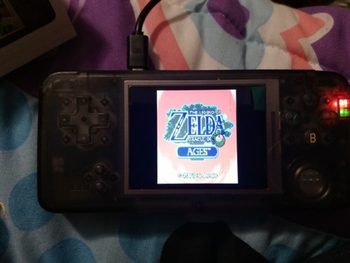 throwbackblr: lorien-lorien:   90s-2000sgirl:   Guys, This handheld system is seriously everything!! It’s called the RetroGame - Retromini. It has sooo many games already built in but you can even add more games too it by either taking out the TF card