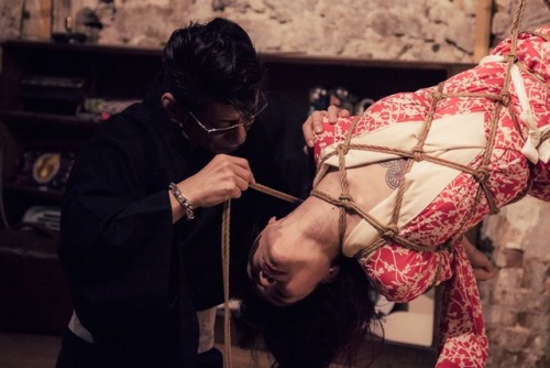 ryoukosmkink: Performance @ryoukosmkink and @doyamatessin in ToulonPhotos @calamitystephsociopathe