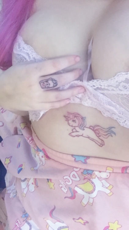 Porn Pics liittlefox:  Beginning of a unicorn tattoo