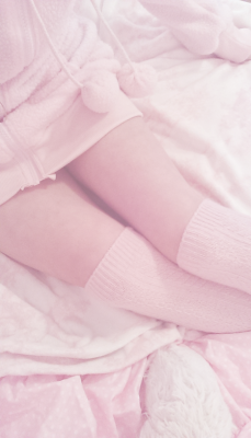 dollyful:  pink and cozy (◡‿◡✿) 