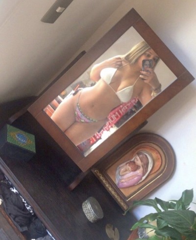 imnothereanymoreups-deactivated:When i was skinny (now im fat af) WOW!! Gorgeous!