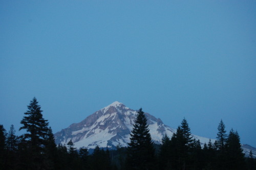 indie-moonlight:mooney-princess:sunset colors on mt. hoodjuly 6th, 2013what wonderful photography!