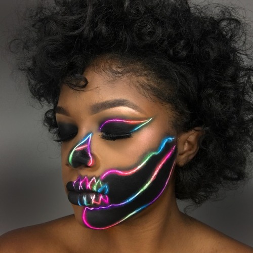 augustdementhe:egosumrex28:jarrytheworse:So I did a skeleton makeup with a lil twist! Neon Rainbow S